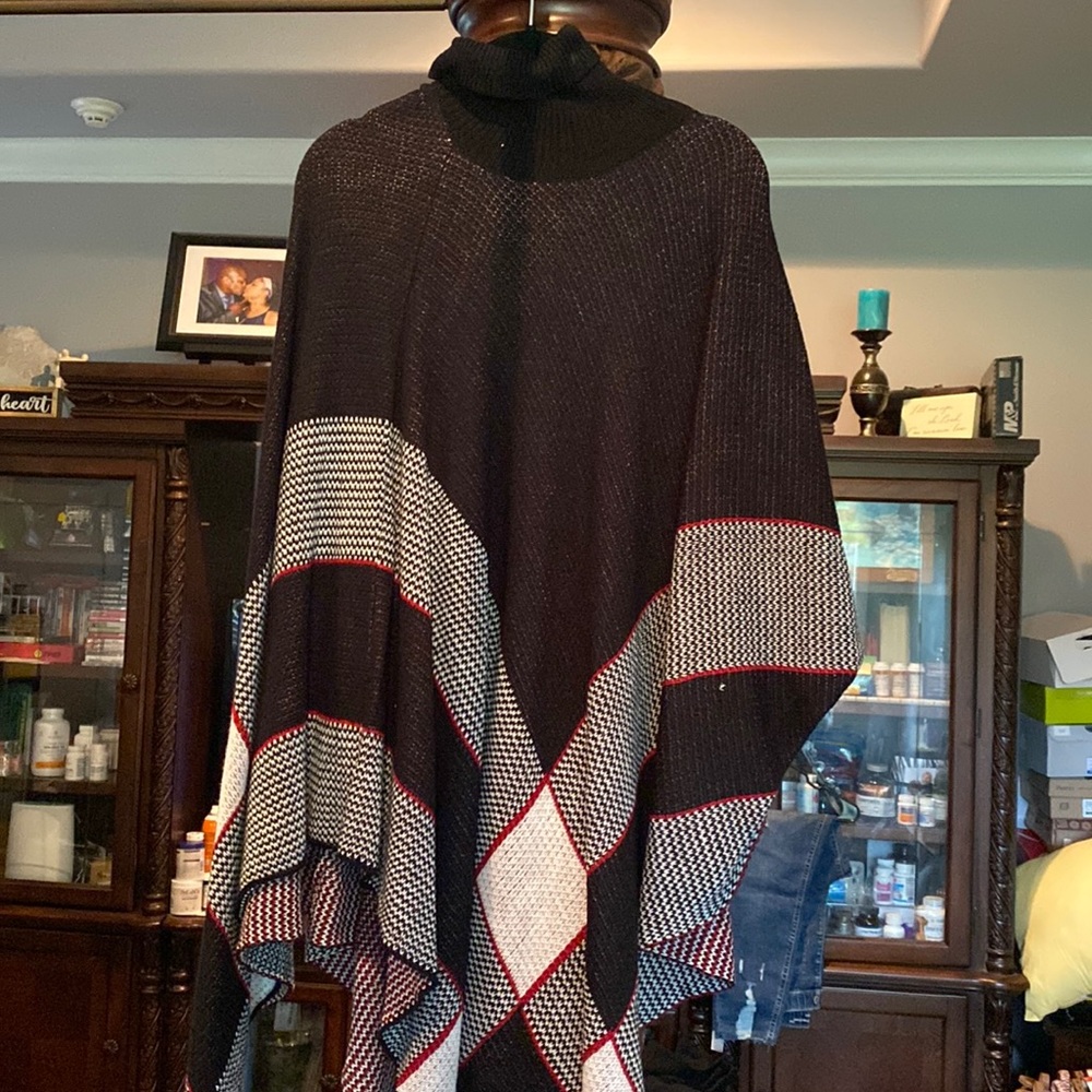 Red, black and white houndstooth poncho